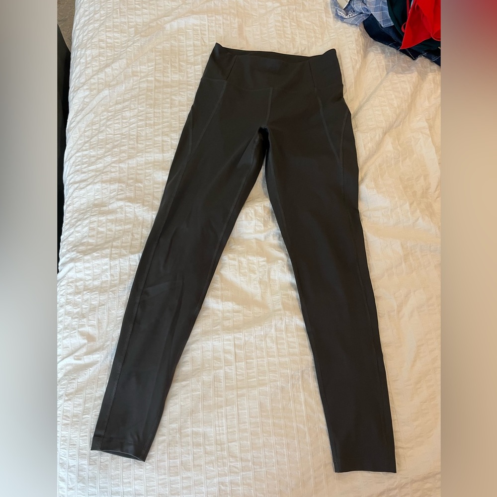 Grey girlfriend collective leggings. Size medium.